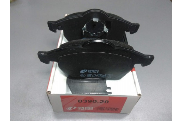 Колодки тормозные передние (пр-во REMSA) Skoda Octavia, VW Golf, Passat 96- Колодки тормозные передние (пр-во REMSA) Skoda Octavia, VW Golf, Passat 96-