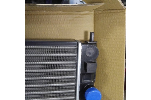 Радиатор охлаждения основной 525 X 293 X 33 mm (пр-во VAN WEZEL) Opel Vectra A 1.4, 1.6
