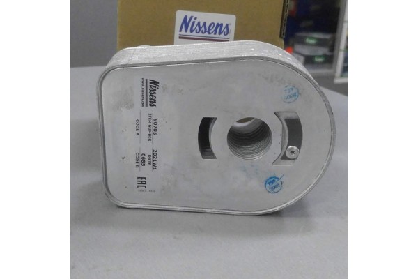 Теплообменник масляный радиатор (пр-во NISSENS)